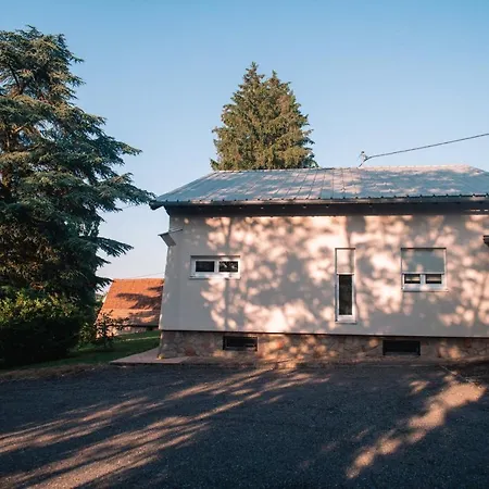 La Maison Du Cedre Hébergement de vacances *